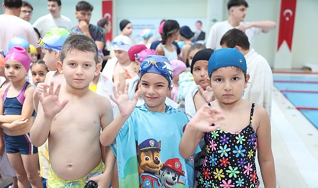 Osmangazi’de Geleceğin Yüzücüleri Sertifikalarını Aldı