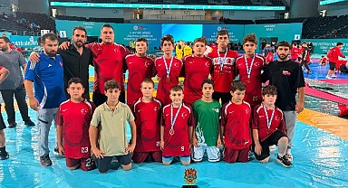 Osmangazi’nin Şampiyon Güreşçileri Başarıdan Başarıya Koşuyor