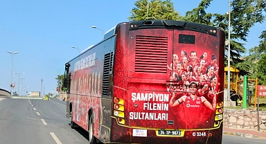 Şampiyonlar, İETT ile İstanbul'da