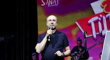 Selçuklu Belediyesi Sanat Akademisi'nden Unutulmaz 2000'ler Türkçe Pop Konseri