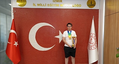 Singapur'dan İzmir'e Dünya İkinciliği Gururu