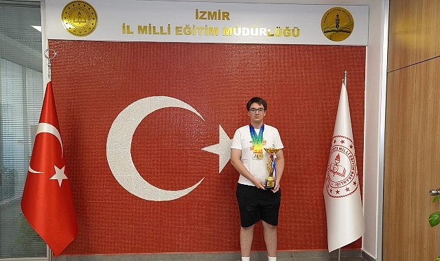 Singapur'dan İzmir'e Dünya İkinciliği Gururu