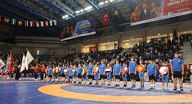 Uluslararası Güreş Turnuvası’na Türk sporcular damga vurdu