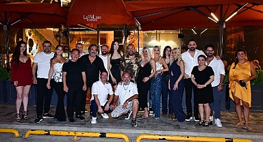 Yapımcı Suat Yanç’a Sürpriz Doğum Günü Kutlaması!