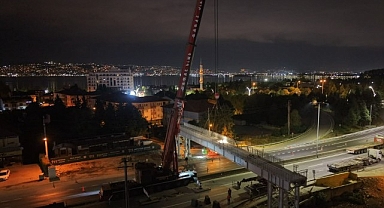 80 tonluk tabliye tek hamlede yerine konuldu