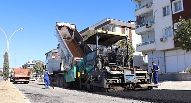 Aliağa ve Seferihisar’da yollar yenileniyor