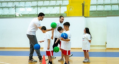 Anadolu Efes One Team kurumsal sosyal sorumluluk projesiyle EuroLeague One Team Ödülleri’nde finale kald