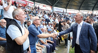 Başkan Büyükakın’a İshakçılar’da sevgi seli
