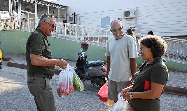 Başkan Topaloğlu’ndan pazar esnafına ziyaret 