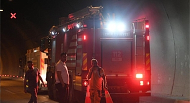 Bayraklı Tünelleri’ndeki tır yangını kısa sürede söndürüldü