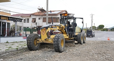 Burhaniye’de Fen İşleri Ekipleri Sahada Çalışmalarını Sürdürüyor