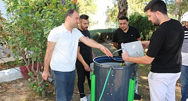 Büyükşehir’den Kemerli üreticilere ceviz soyma makinesi desteği