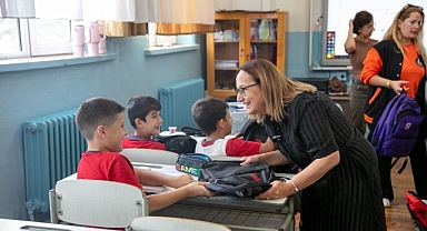 Güzelbahçe Belediyesi’nden Öğrencilere Kırtasiye Desteği