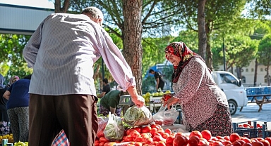 Hacıömerli’de Salı Pazarı Bereketi
