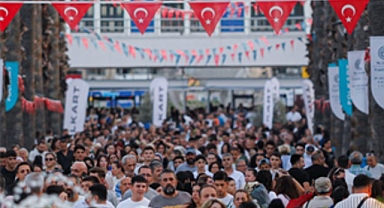 İEF’de eğlence ve sürprizler bir arada