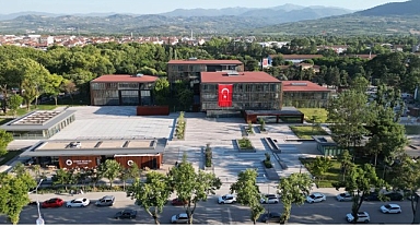 İnegöl Belediyesi’nden 1650 Öğrenciye 3.3 Milyon TL’lik Kırtasiye Desteği