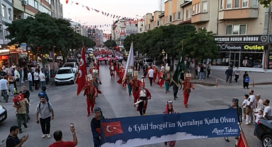 İnegöl’de 6 Eylül Coşkusu Caddelere Taştı