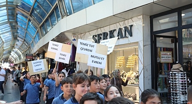 İnegöl’de Temizlik Seferberliği Çarşıda Devam Etti
