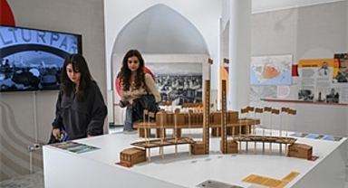İZKİTAP ziyaretçileri Kültürpark’taki sergileri keşfetti