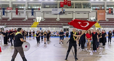 İzmir’de zeybek bilmeyen kalmayacak