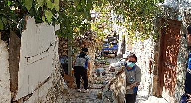 Karaköy’de çöp ev temizlendi
