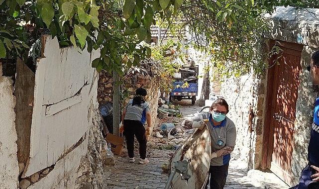 Karaköy’de çöp ev temizlendi