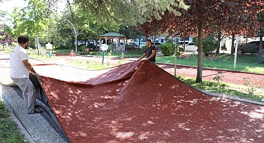 Keçiören’in Parklarında Yürüyüş Yolları Yenileniyor