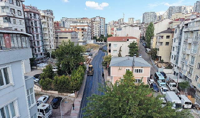 Maltepe'de yol yenileme çalışmaları devam ediyor