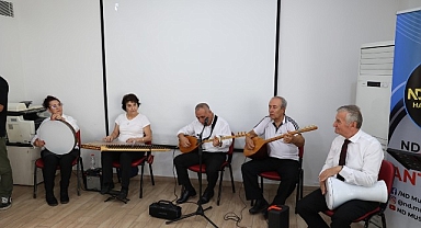 Mavi Ev alzheimer hastalarına ve yakınlarına moral oluyor