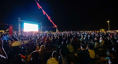 Şampiyonluk dev ekranlarda kutlandı