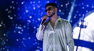 Semicenk ve 'İki Kişilik Oyun' ile fuarda sanat dolu gece