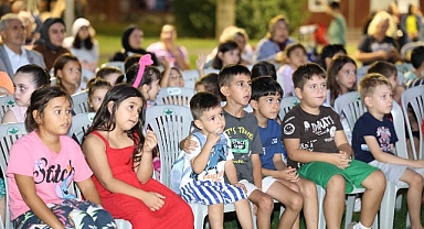 Soğukkuyu Parkı’nda Çocukların Sinema Keyfi