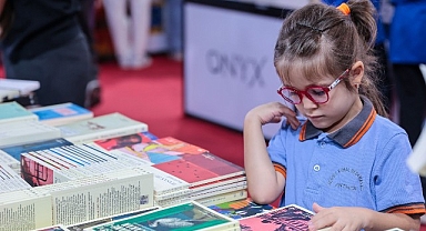 Antalya Kitap Fuarı’na ilgi sürüyor