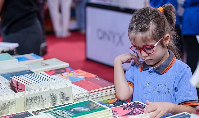 Antalya Kitap Fuarı’na ilgi sürüyor