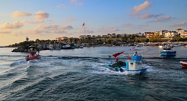 Balıkçının umudu denizde, Büyükşehir yanında