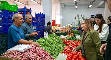 Başkan Akın Yalı Mahallesi’nde Esnaf ve Vatandaşlarla Buluştu