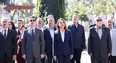 Başkan Denizli, Muhtarlar Günü’nde mahalle muhtarlarıyla bir araya geldi