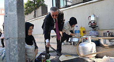 Başkan Topaloğlu’ndan pazar esnafına ziyaret 