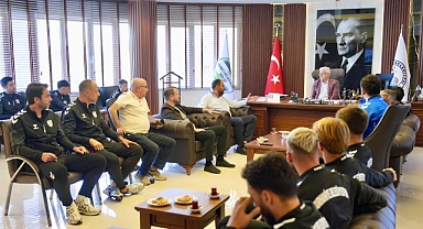 Burhaniye Belediyespor Futbol A Takımı’ndan Başkan Deveciler’e Ziyaret