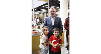 Büyükakın, 7’den 70’e tüm kitapseverlere teşekkür etti