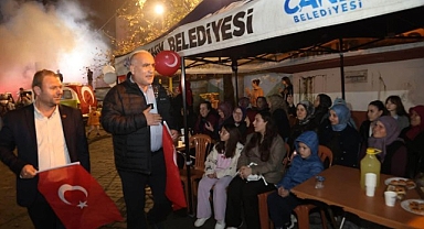 Canik'te Cumhuriyet Coşkusu Fener Alayıyla Taçlandı