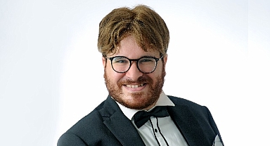 Dünyaca ünlü Türk Opera Sanatçıcı Tenor Sedat Can Öztoprak operanın kalbi Viyana'yı fethetti