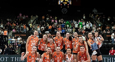 Eczacıbaşı Peron İstanbul evinde galip!