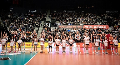 Eczacıbaşı Peron İstanbul, VakıfBank’ı konuk etti