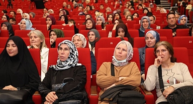 Erdim, “Aile Nedir?” söyleşisinde dikkat çeken mesajlar verdi; “İnsanın en önemli görevi kendisini onarmasıdır”