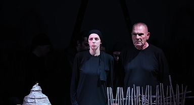 Festivalin beşinci gününde Gürcistanlı tiyatro grubu sahne aldı