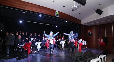 İnegöl Belediyesi Gençlik Korosundan Cumhuriyet Konseri