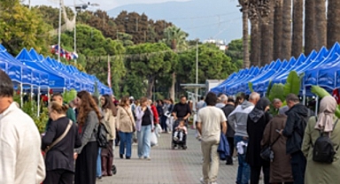İzmir’in renkli festivali Kültürpark’ta kapılarını açtı