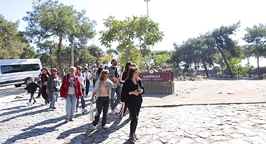 İzmirliler, Kültürel Miras Gezileriyle Konak’ı keşfediyor
