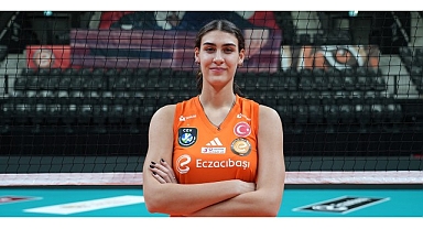 Karmen Aksoy Eczacıbaşı Peron İstanbul’da